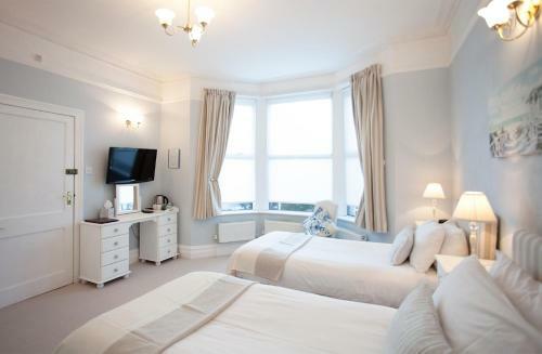 Bed & Breakfast The Castleton Hotel
