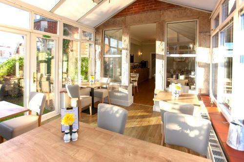 Bed & Breakfast The Castleton Hotel