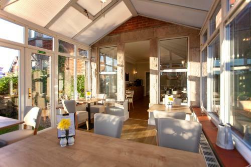 Bed & Breakfast The Castleton Hotel