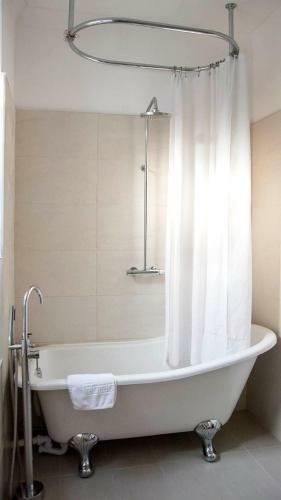Avonbridge Hotel