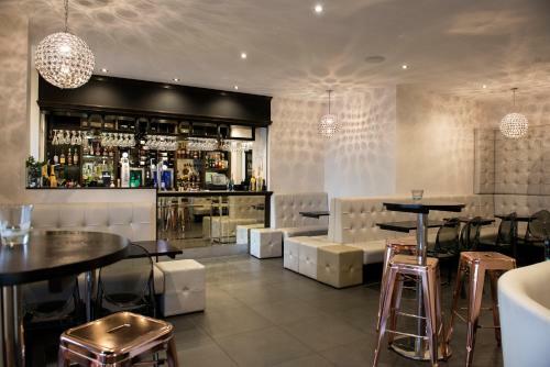 Avonbridge Hotel