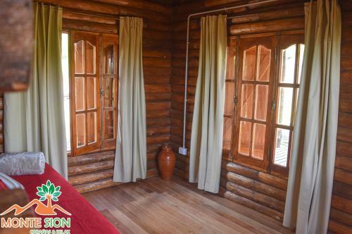 Monte Sion Caba�as & Relax