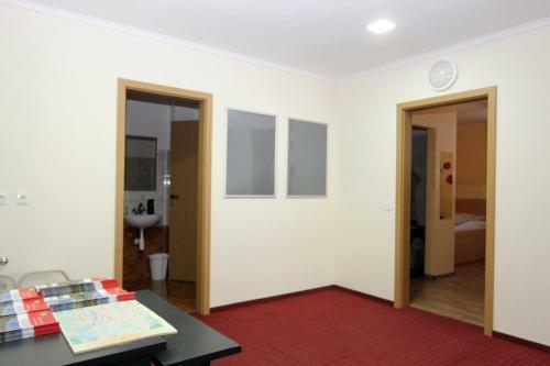Beg Rooms