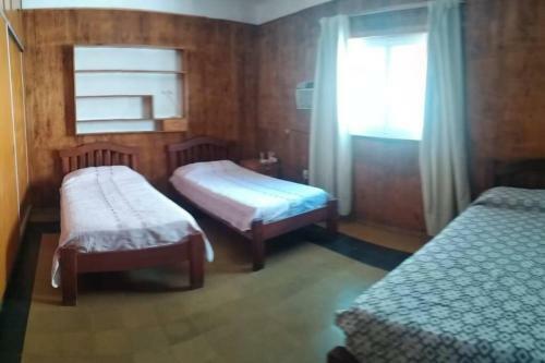 Casa Amplia Y C�ntrica Para 2-6 Personas. Cochera.