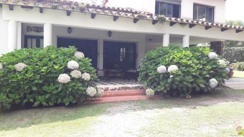 Casa San Lorenzo. Parque, Quincho, Pileta.