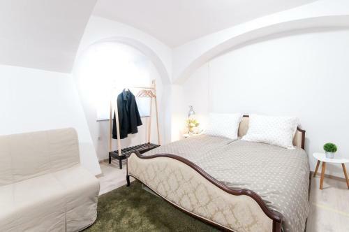 The Maze Apartment