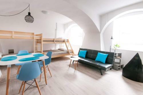 The Maze Apartment