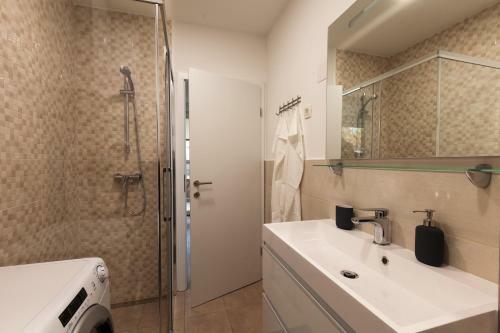 Felix Apartment