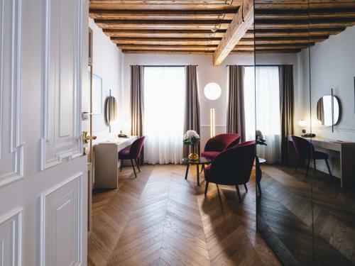 Hotel Heritage