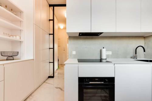 Stylish 2-bedroom ?ufarjeva Apartment With Balcony