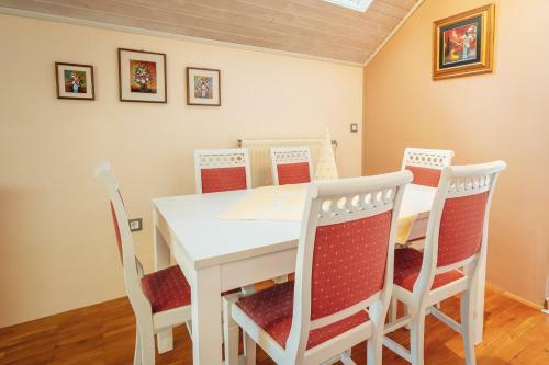 Apartma Borovc