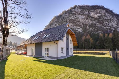 Chic Apartments With Balcony And Spa In Mojstrana