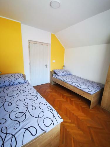 Apartmaji Tom?i?