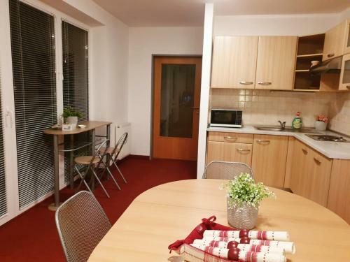 Red Rose Apartment