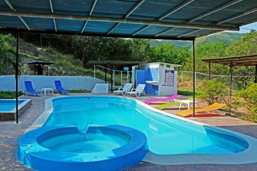 Girardot Caba�as - Balc�n De Guabinal