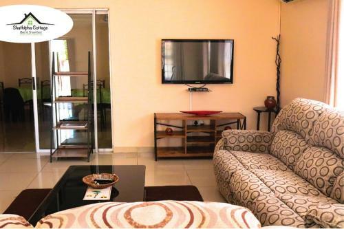 Bed & Breakfast Shathipha Cottage