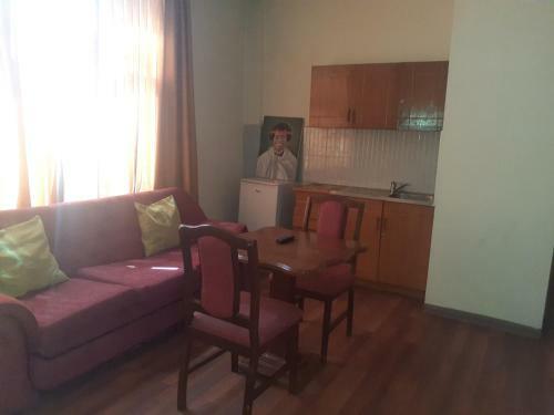 Hotel Dhm Guest House