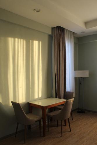 Cot Hotel (?? ???)