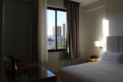 Cot Hotel (?? ???)