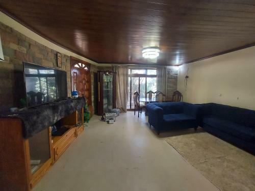 Peraklitos Vacation Home / Homestay