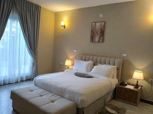 Daisy Hotel