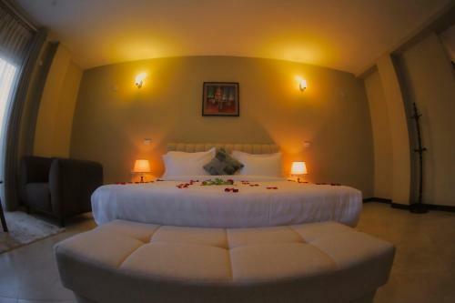 Daisy Hotel