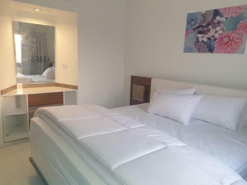 Hostal Swan Lake