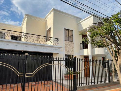 Casa Blanca Incre�ble (casa Completa)