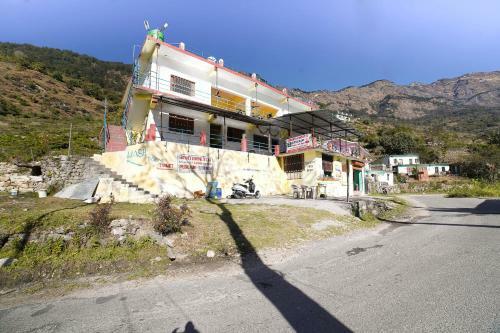 Hotel Spot On 66220 Shristi Home Stay