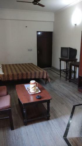 Gaurav Hotel