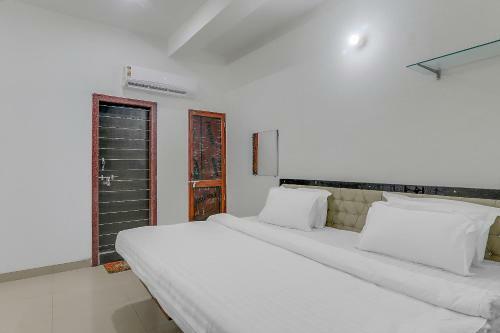 Oyo Flagship 83435 A2z Hotel And Banquet