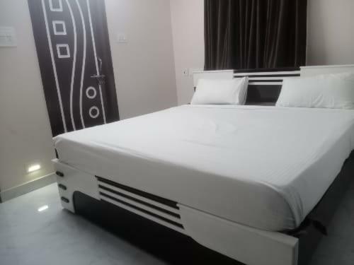 Hotel Oyo Flagship 83134 J3 Luxury Rooms