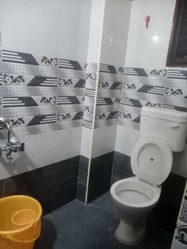 Hotel Oyo Flagship 83134 J3 Luxury Rooms