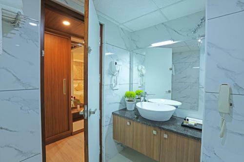 Hotel Krishnavalsam Regency