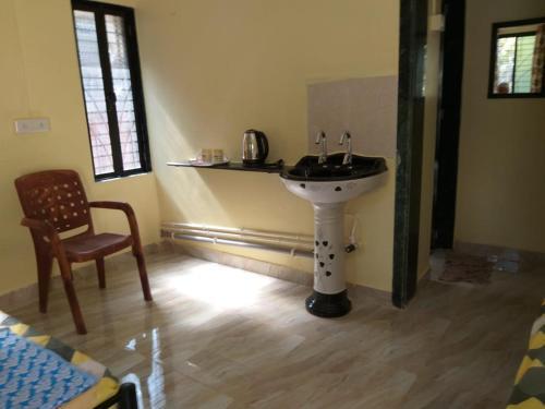Hostal Shubham Harnai Holidays