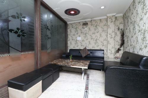 Oyo 11943 Hotel Yugantar Palace