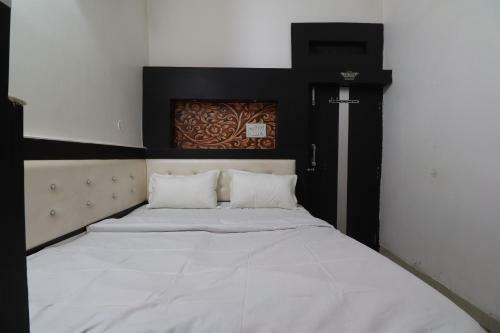 Oyo Flagship 86209 Hotel Manveer