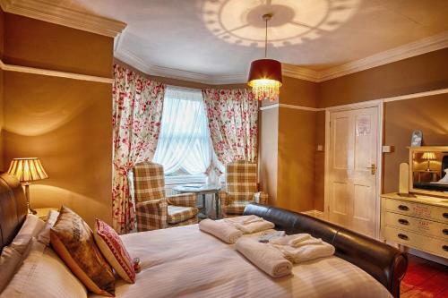 Bed & Breakfast Hooray Henrys