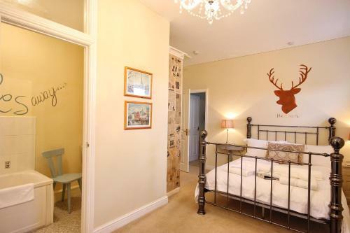 Bed & Breakfast Hooray Henrys