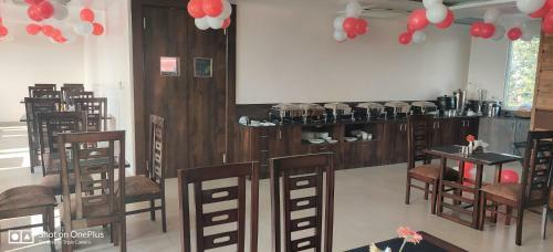 Hotel Trimurti