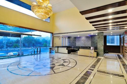 Hotel Crystal Ganga Heights - 1.5 Km From Har Ki Pauri