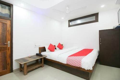 Oyo 29788 Hotel Tushar Palace