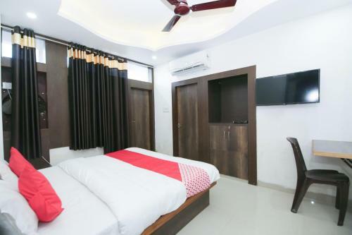 Oyo 29788 Hotel Tushar Palace