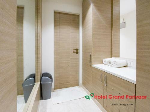 Hotel Grand Parivaar