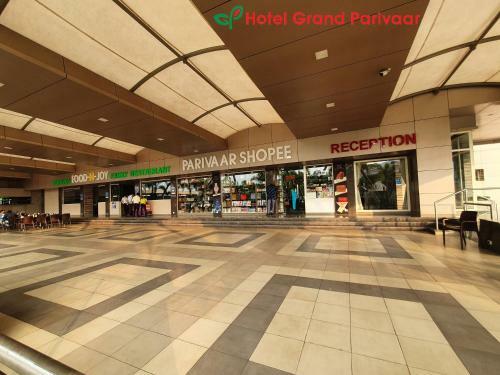 Hotel Grand Parivaar