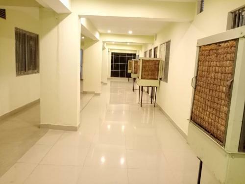 S S Hotel And Restaurant By Wb Economy