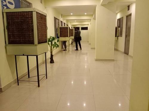 S S Hotel And Restaurant By Wb Economy