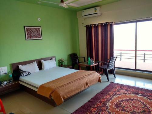 Hotel Ss Resort Near Jaysagar Lake