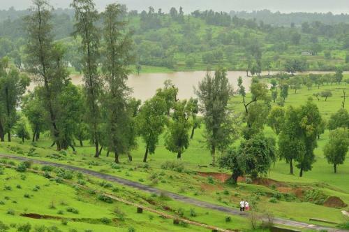 Hotel Ss Resort Near Jaysagar Lake