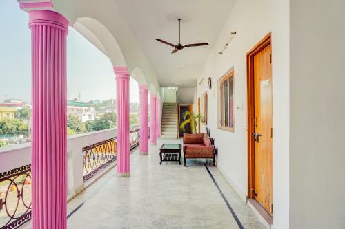 Hostal Oyo 78707 Pink House